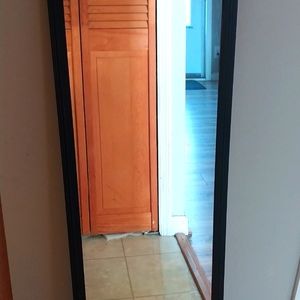 Long black body mirror